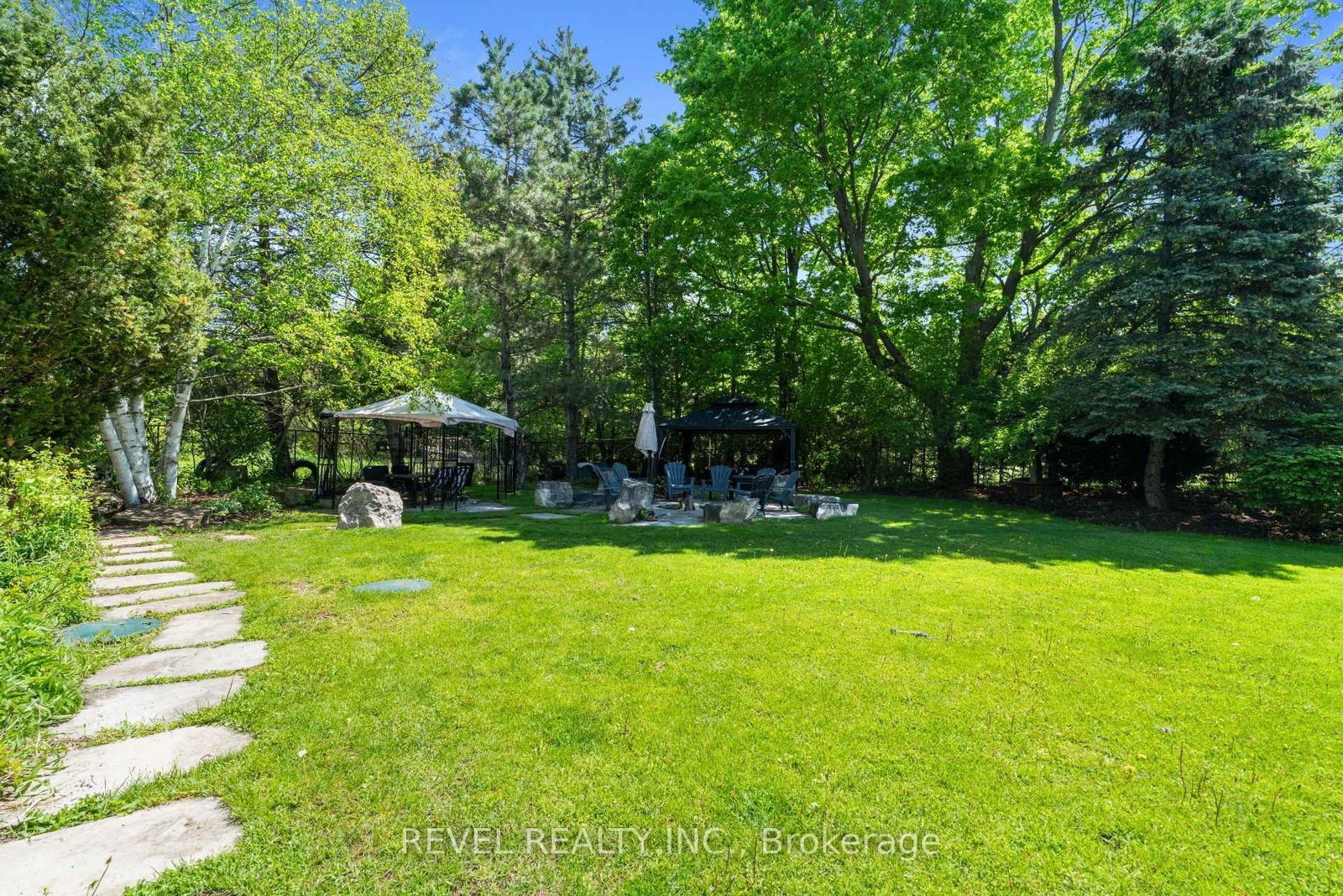 14227 Trafalgar Road • Halton Hills, ON photo 32