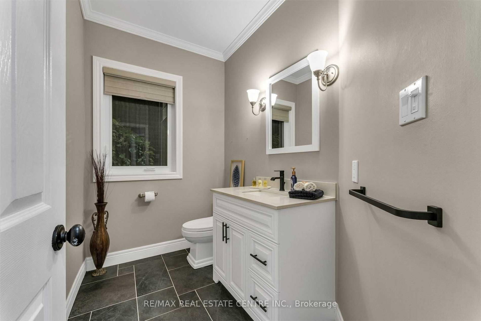 11135 Menzies Court • Milton, ON photo 15