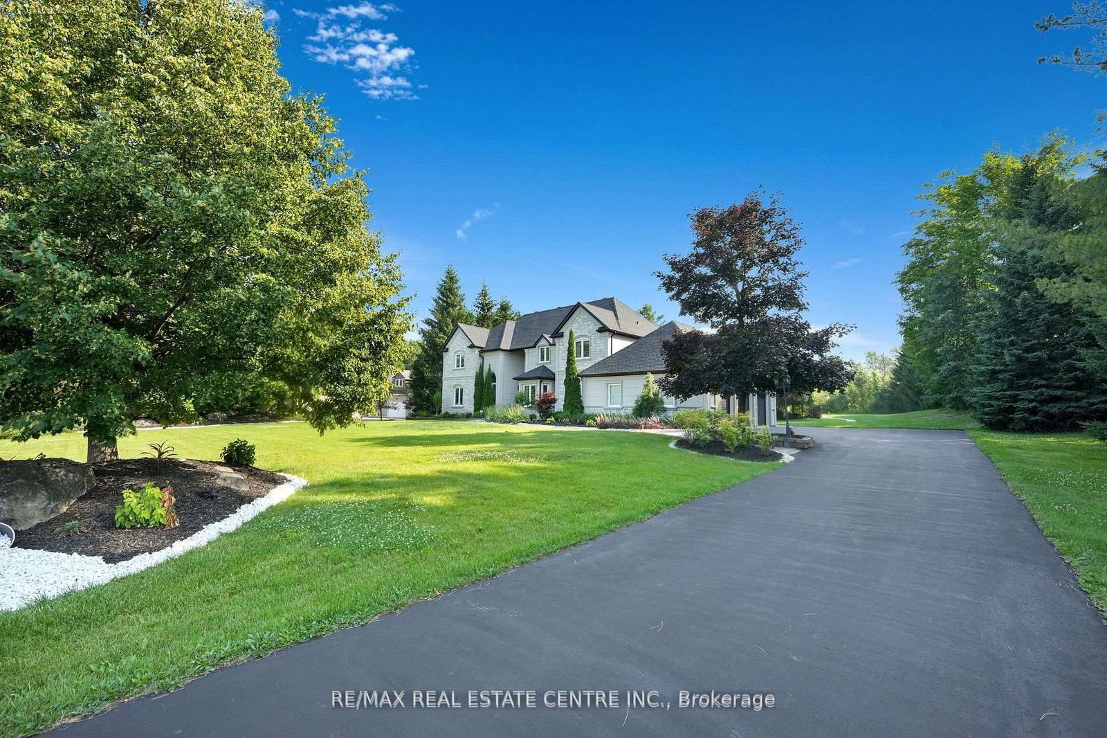 11135 Menzies Court • Milton, ON photo 5