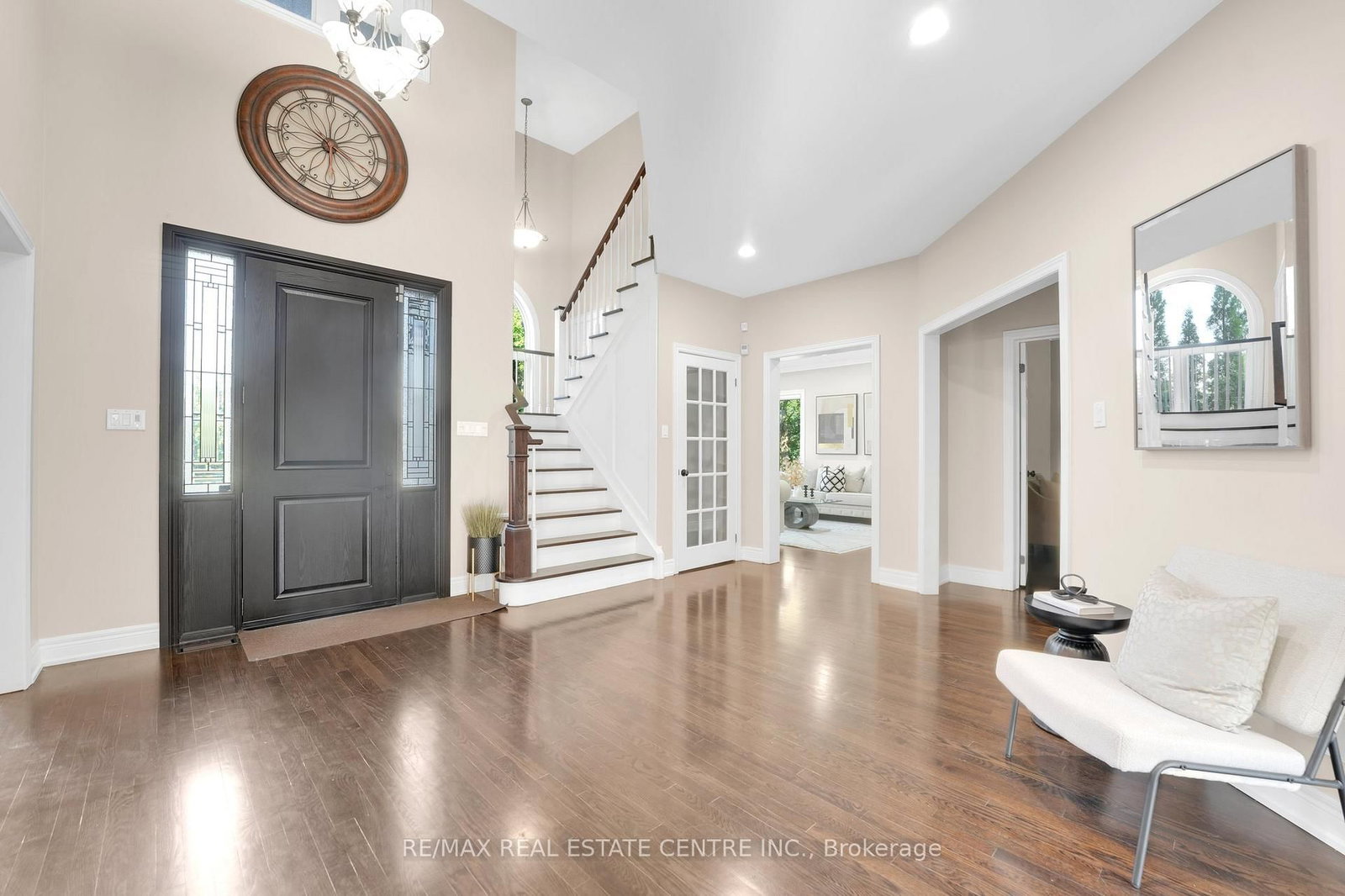11135 Menzies Court • Milton, ON photo 6
