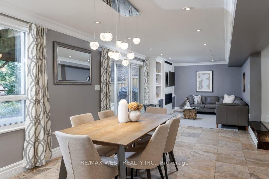 4653 Dundas Street W • Toronto, ON photo 29