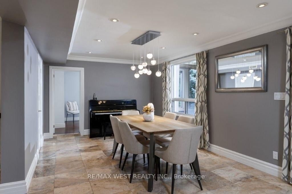 4653 Dundas Street W • Toronto, ON photo 30