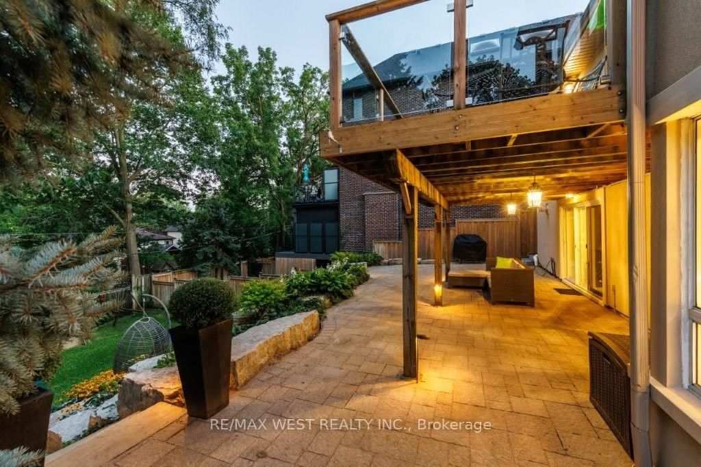 4653 Dundas Street W • Toronto, ON photo 33