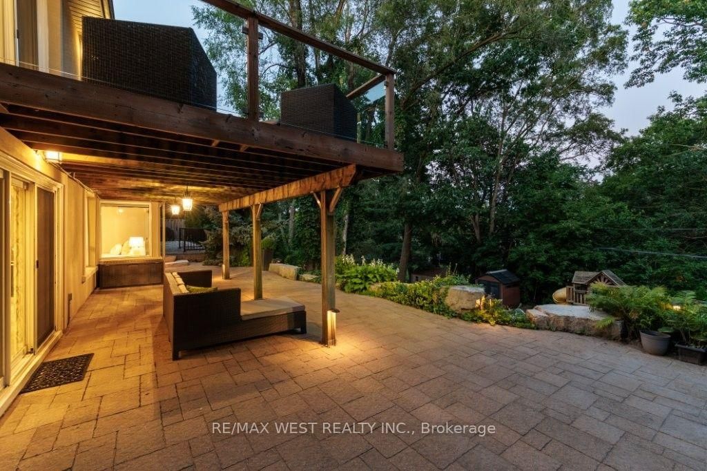 4653 Dundas Street W • Toronto, ON photo 34
