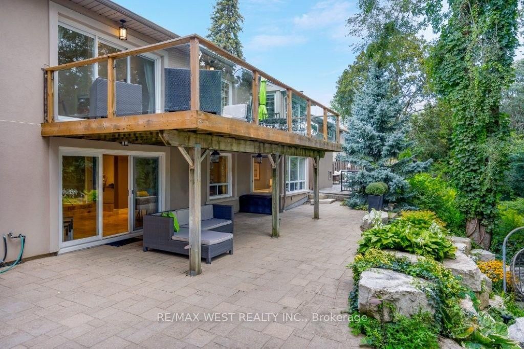4653 Dundas Street W • Toronto, ON photo 49