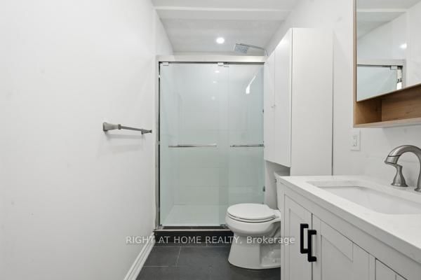 200 Gary Drive • Toronto, ON photo 13