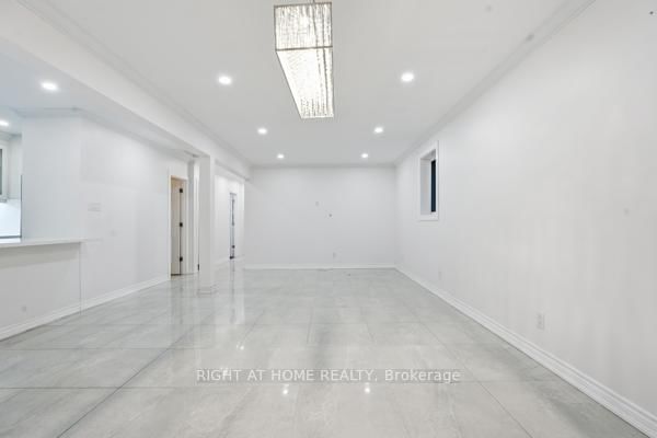 200 Gary Drive • Toronto, ON photo 5