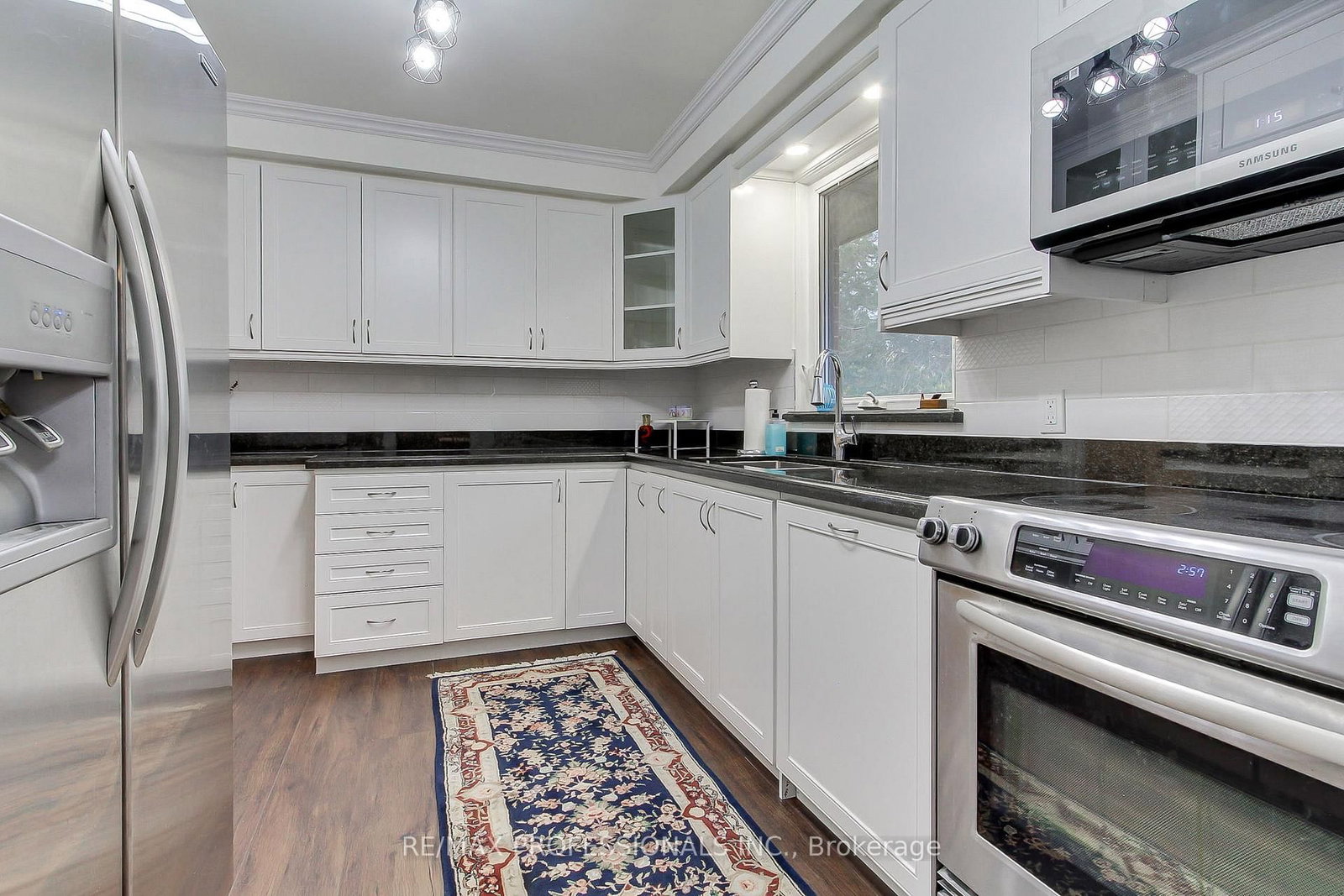 40 Cowley Avenue • Toronto, ON photo 11