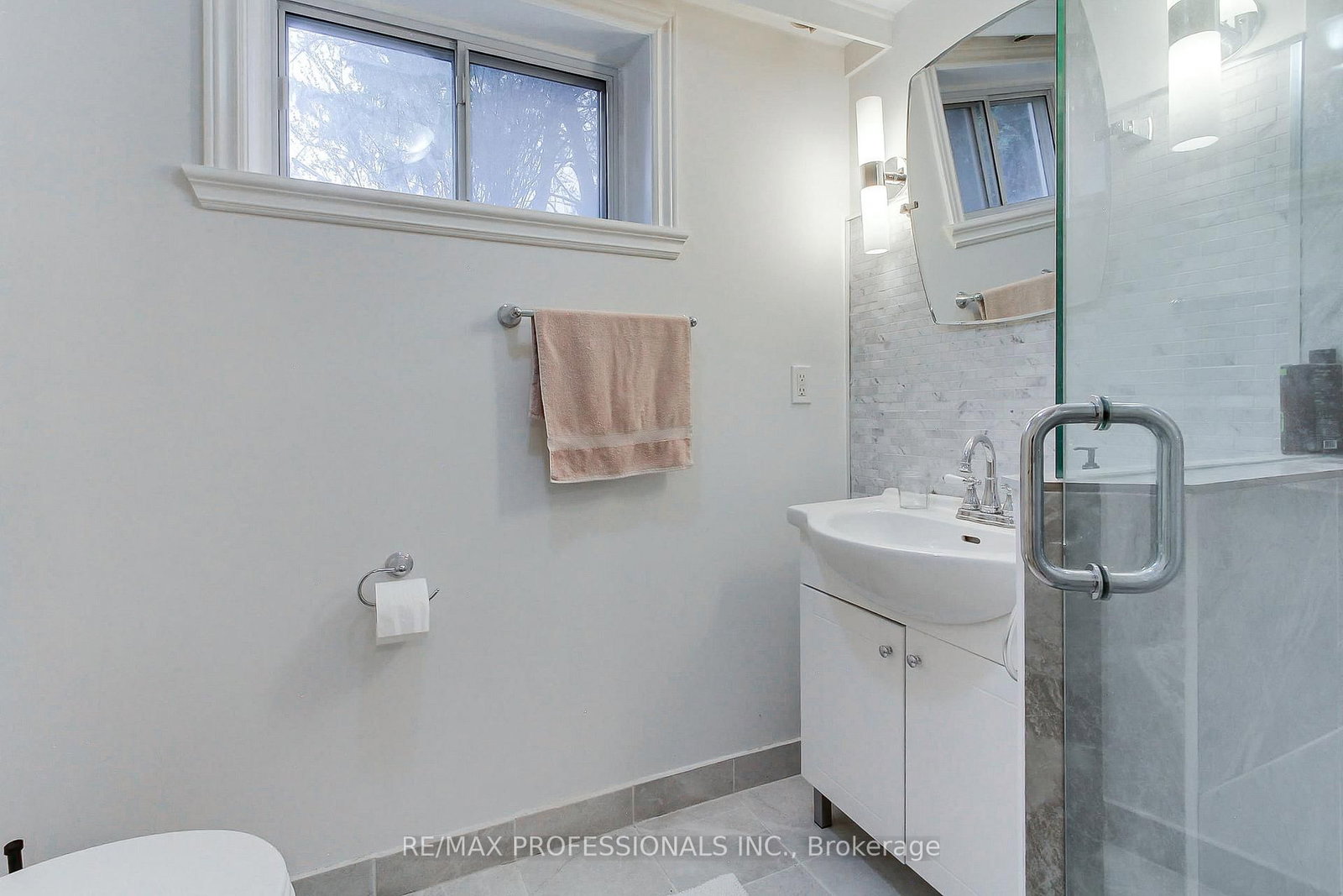 40 Cowley Avenue • Toronto, ON photo 22