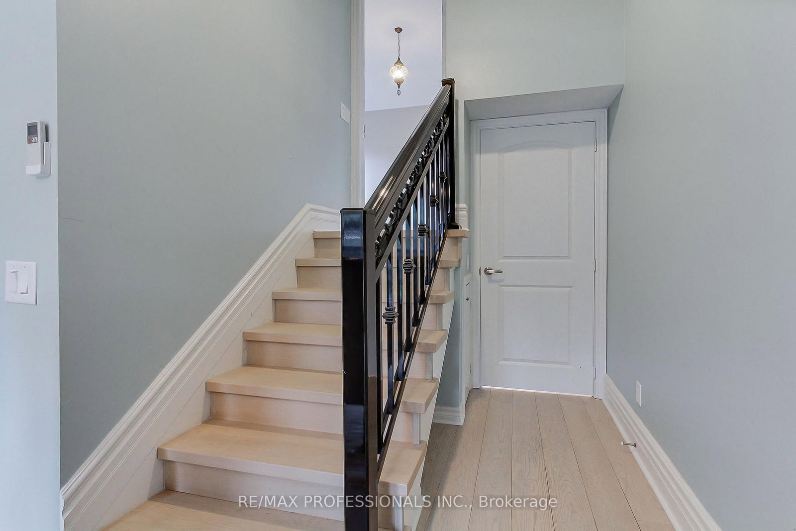 40 Cowley Avenue • Toronto, ON photo 30