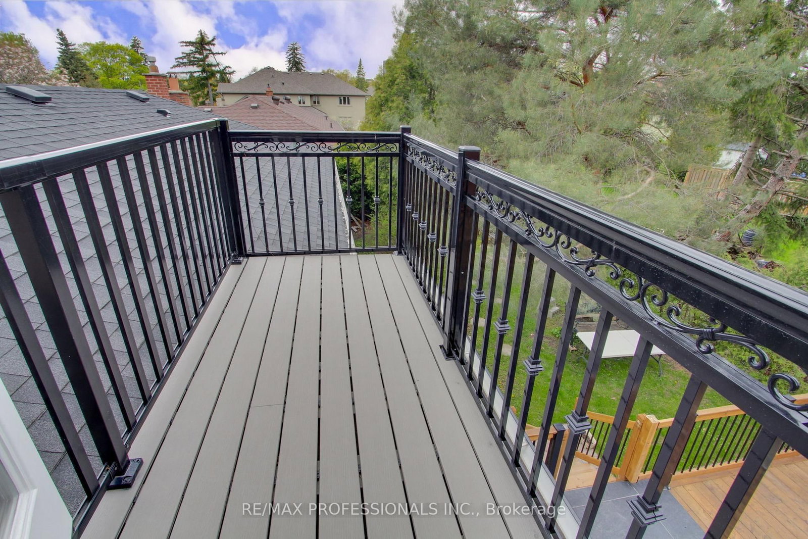 40 Cowley Avenue • Toronto, ON photo 36