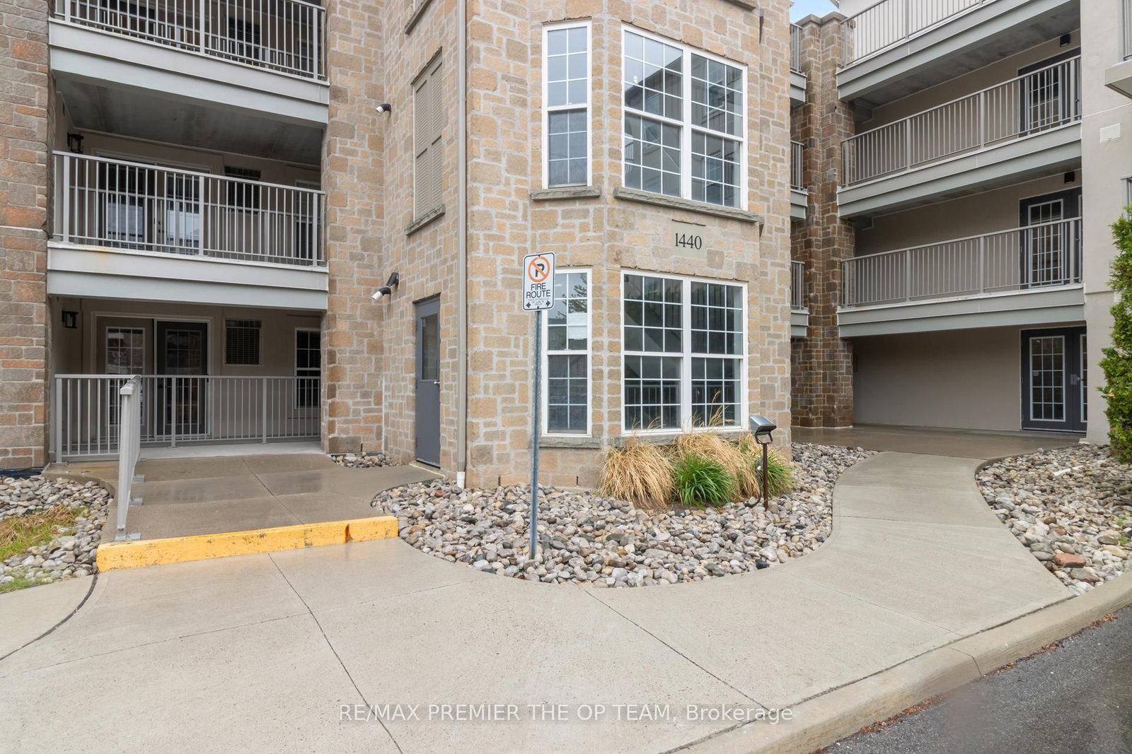 1440 Bishops Gate • #404 • Oakville, ON photo 8