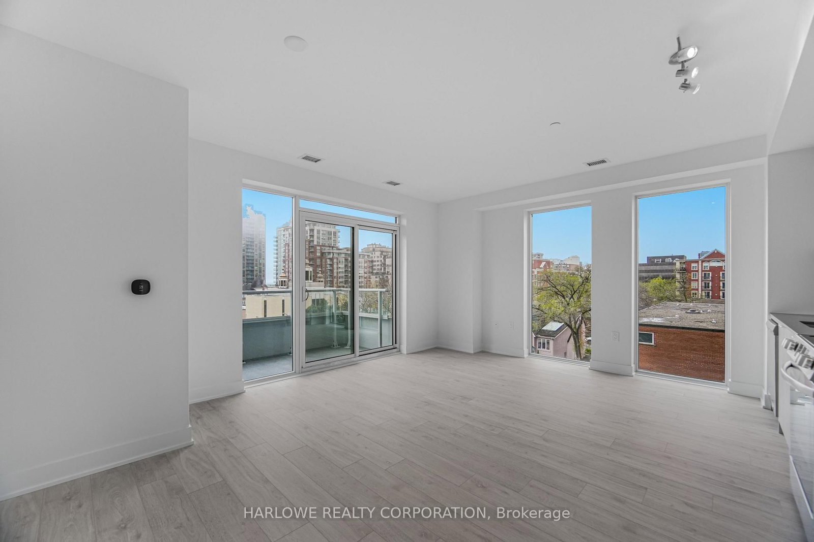 Condo for sale at 410-2088 James Street, Burlington, Ontario, L7R 0H2 - Brant - MLS: W13733376