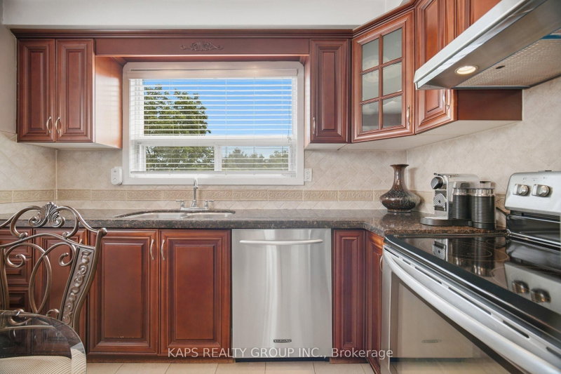 43 Donofree Toronto,ON M6L 2P4 — Photo 14