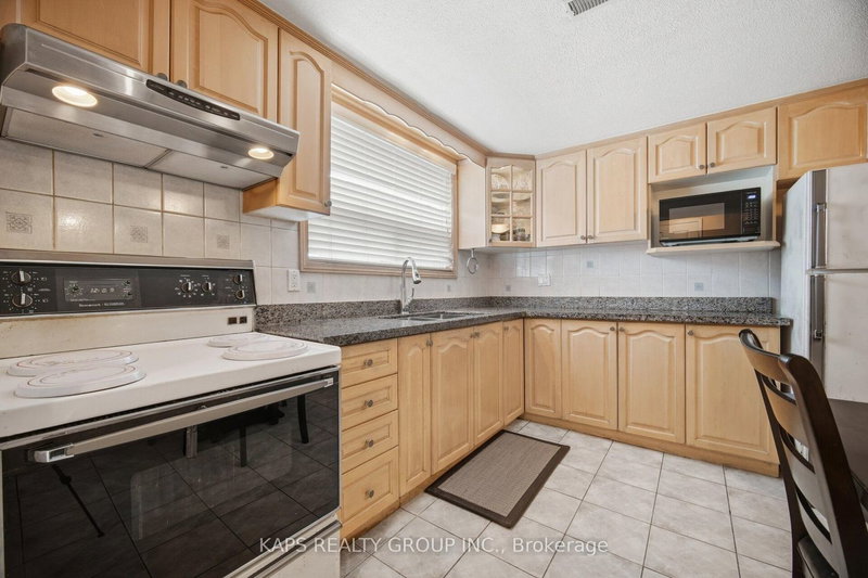 43 Donofree Toronto,ON M6L 2P4 — Photo 37