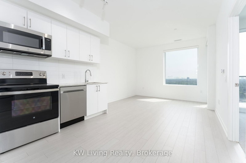 1809 - 4010 Eglinton Avenue W