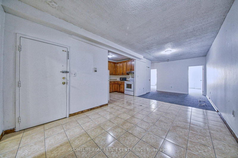223 Jameson Ave photo 4