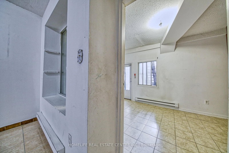 223 Jameson Ave photo 5