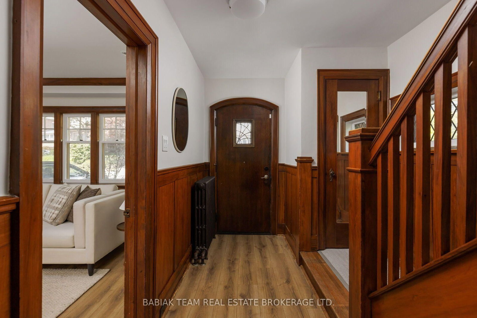 26 Riverview Gardens • Toronto, ON photo 3