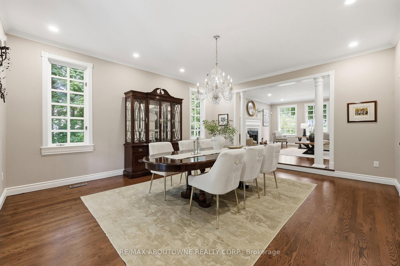 437 Cairncroft Road • Oakville, ON photo 12