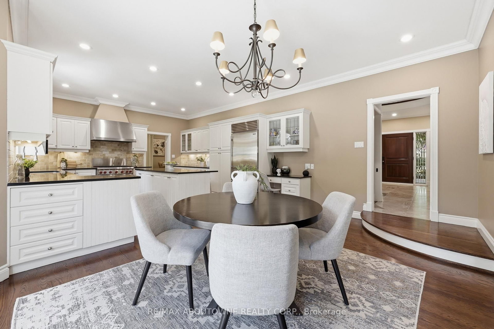 437 Cairncroft Road • Oakville, ON photo 14
