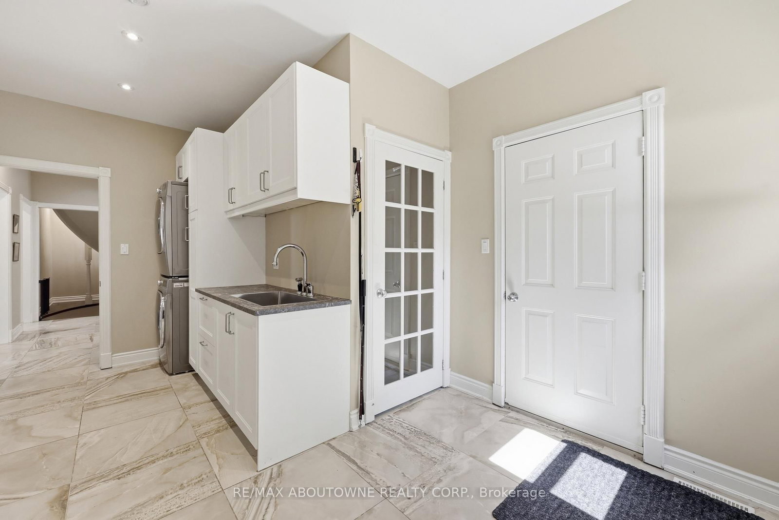 437 Cairncroft Road • Oakville, ON photo 22