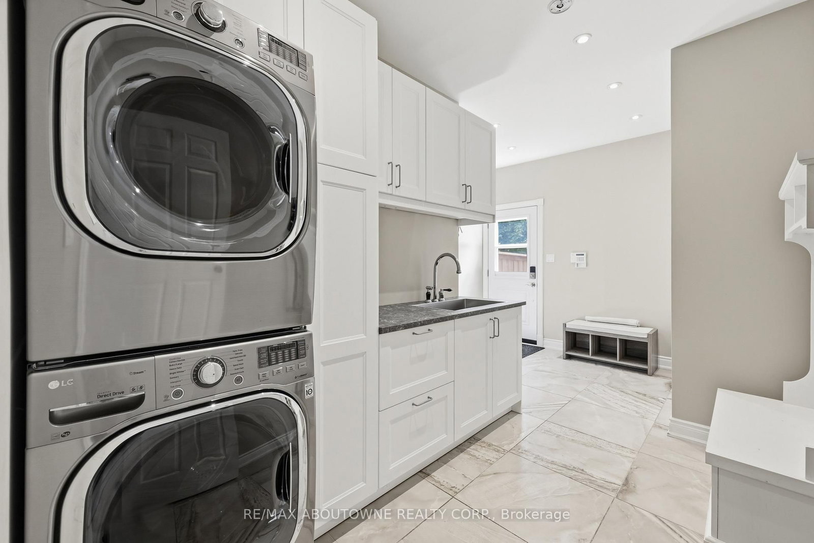 437 Cairncroft Road • Oakville, ON photo 23