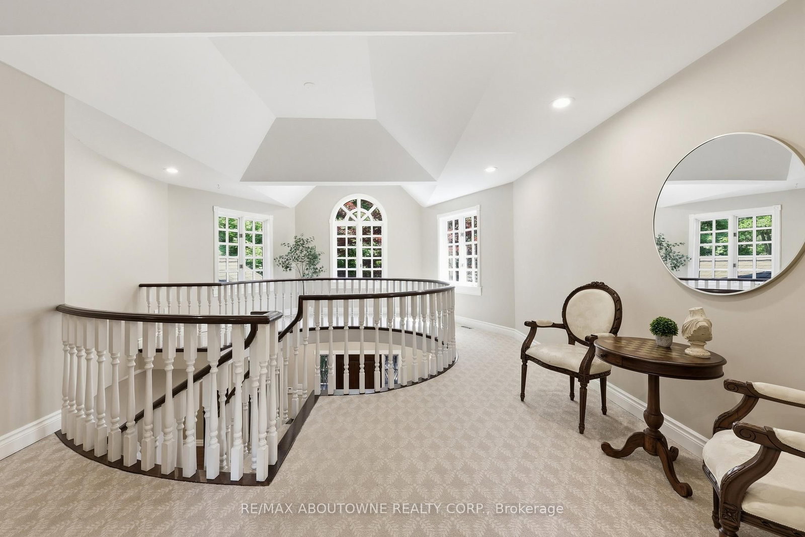437 Cairncroft Road • Oakville, ON photo 24