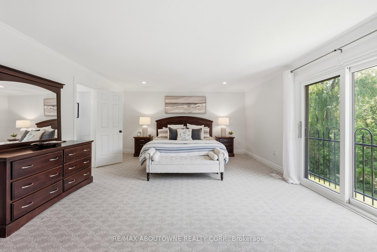 437 Cairncroft Road • Oakville, ON photo 26