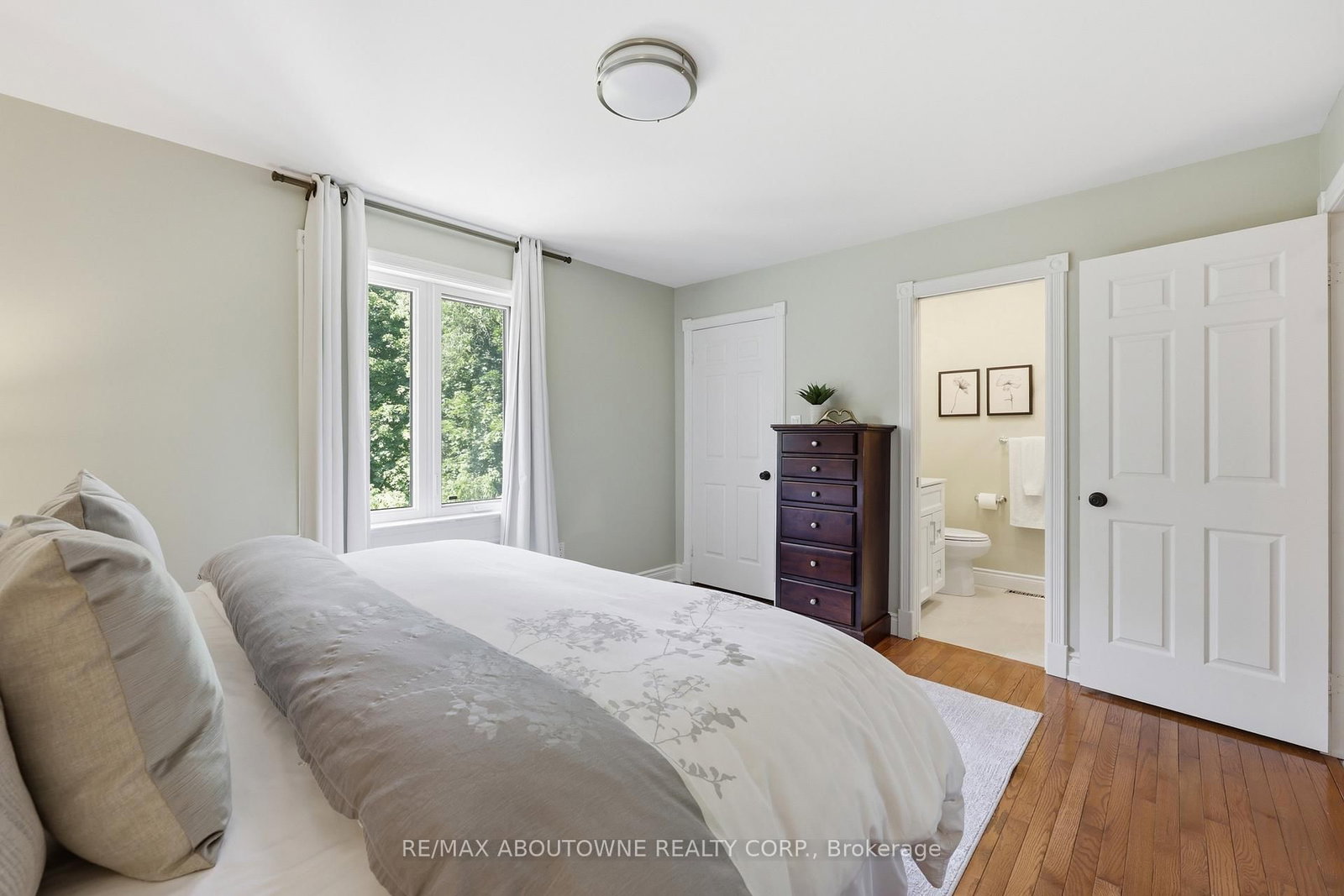 437 Cairncroft Road • Oakville, ON photo 32