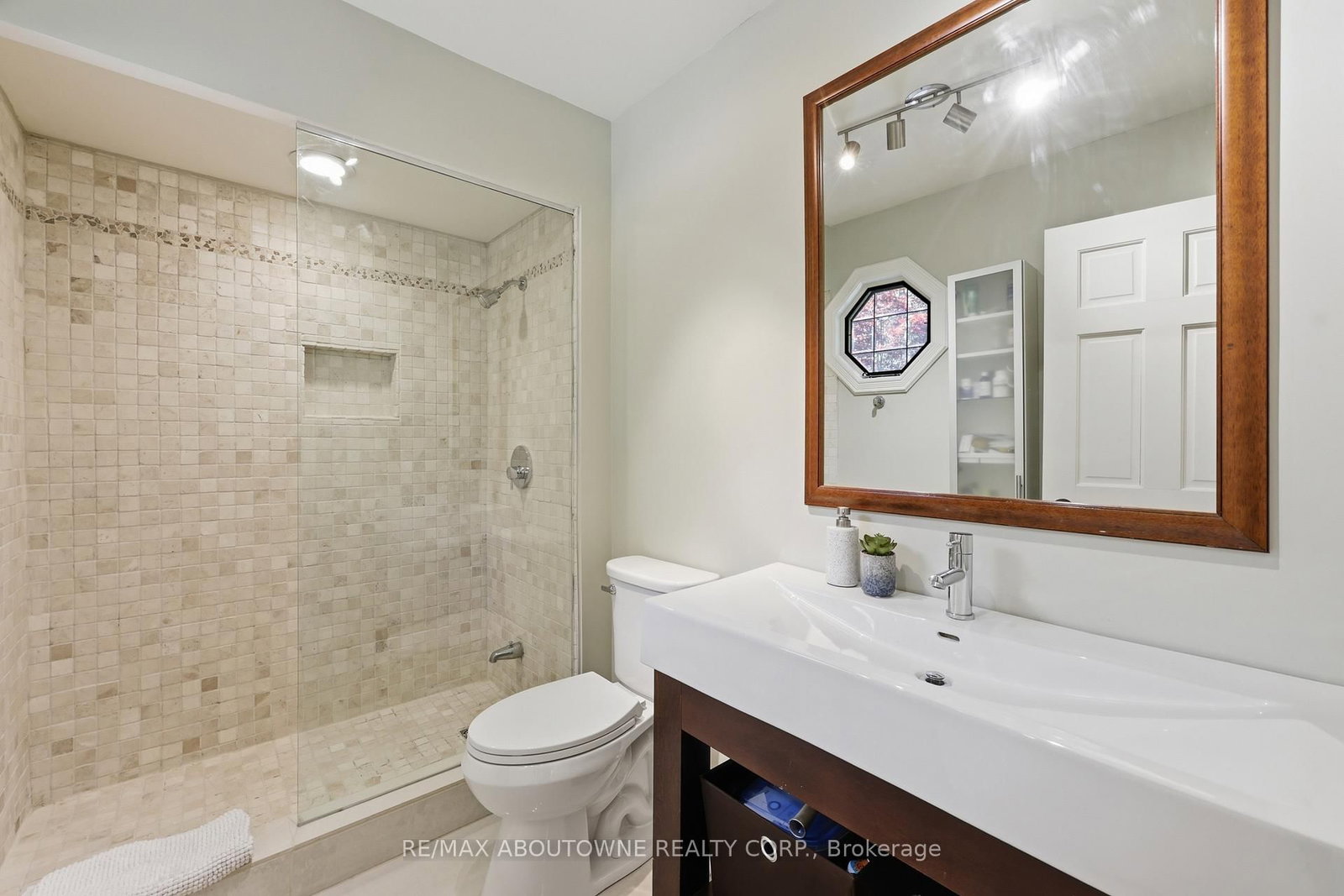 437 Cairncroft Road • Oakville, ON photo 36