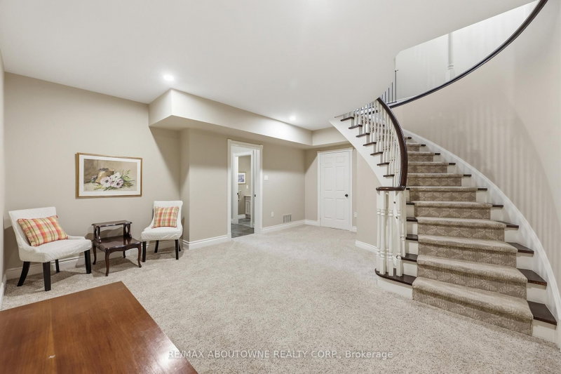 437 Cairncroft Oakville,ON L6J 4N1 — Photo 39