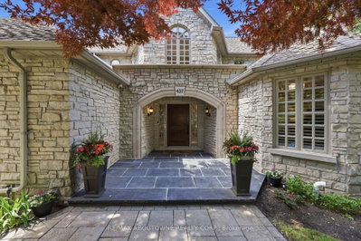 437 Cairncroft Road • Oakville, ON photo 5