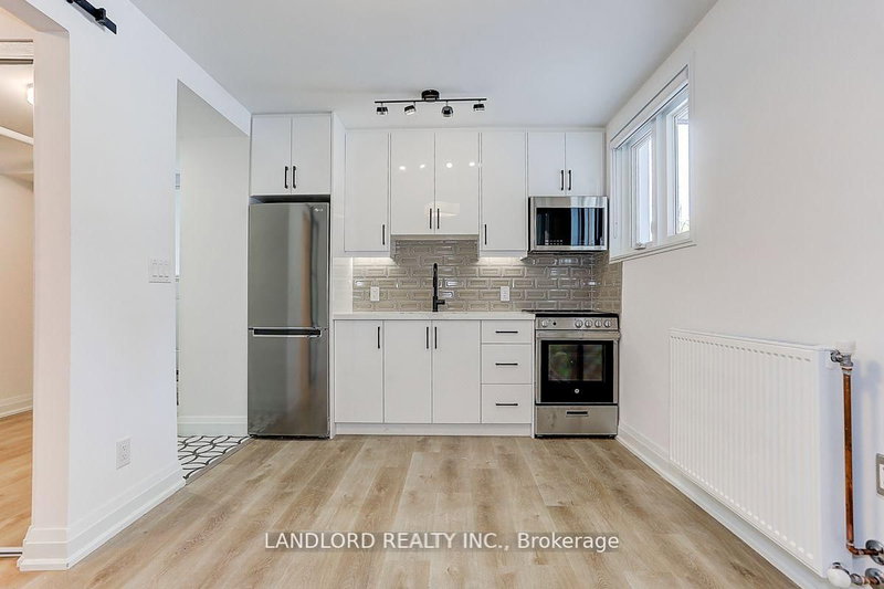 23 - 2520 Bloor Street W