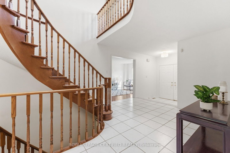 5211 Micmac Mississauga,ON L5R 2E2 — Photo 6
