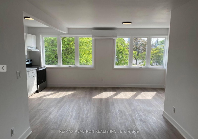 02 - 409 Royal York Road S