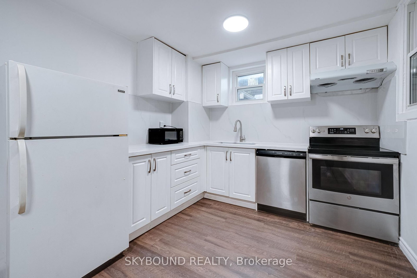 43 Craydon Avenue • Toronto, ON photo 22