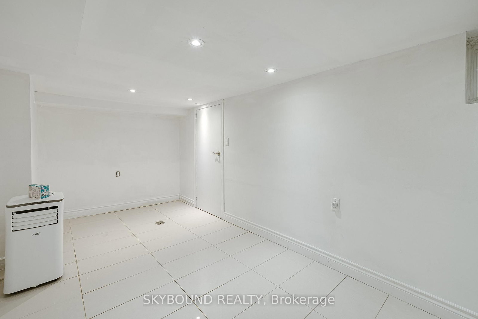 43 Craydon Avenue • Toronto, ON photo 36