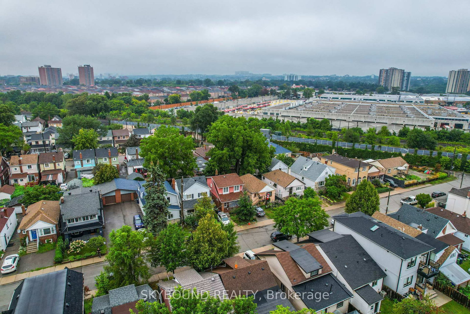 43 Craydon Avenue • Toronto, ON photo 38