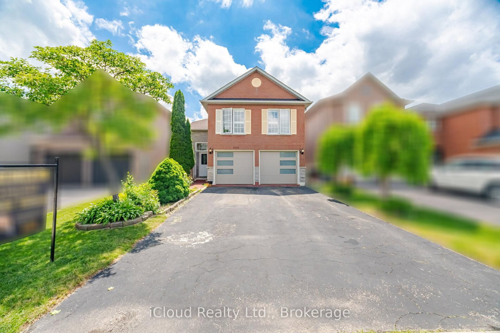 6332 Glen Meadows Road • Mississauga, ON photo 2
