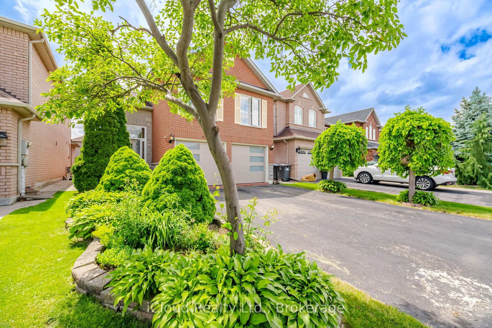 6332 Glen Meadows Road • Mississauga, ON photo 3
