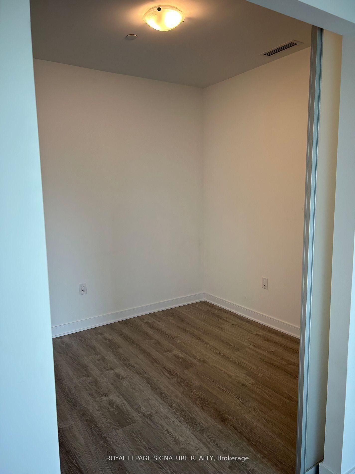 25 Neighbourhood Lane • #1012 • Toronto, ON photo 10
