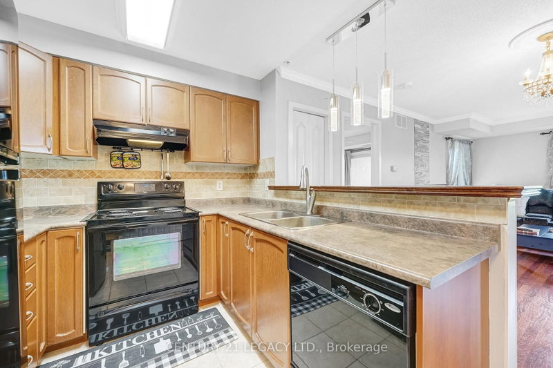 8 Dayspring Brampton,ON L6P 2Z7 — Photo 11