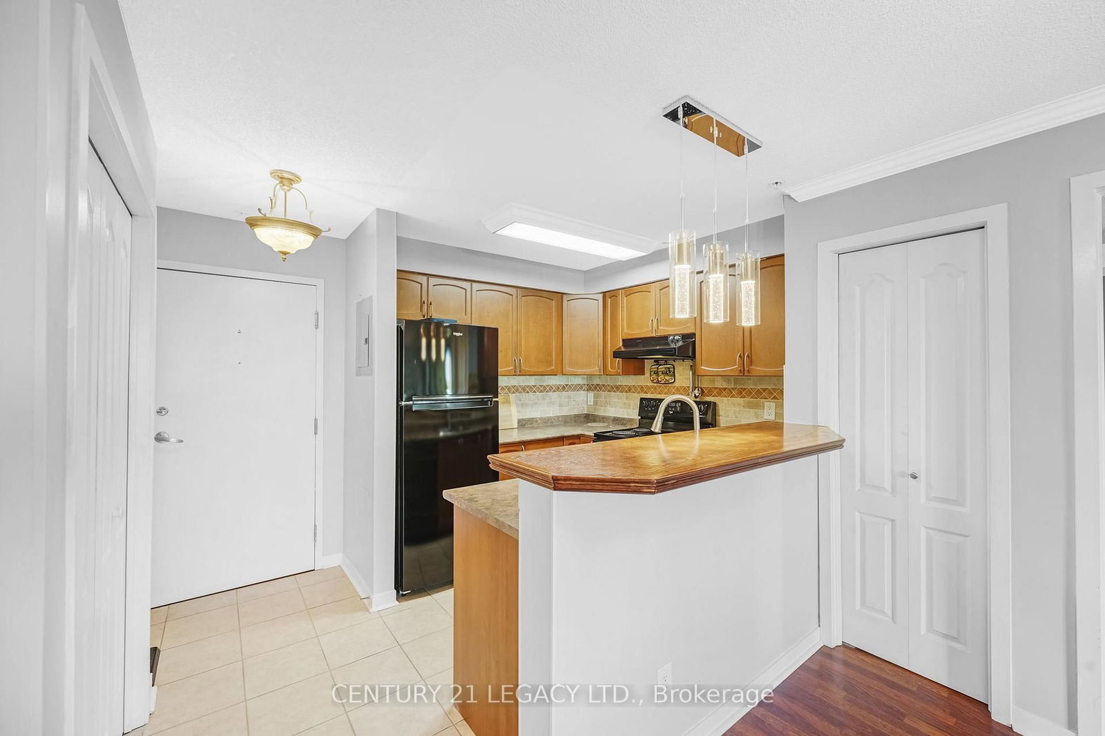 8 Dayspring Brampton,ON L6P 2Z7 — Photo 12
