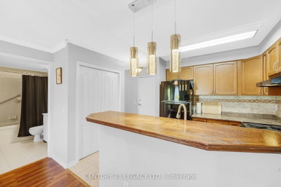 8 Dayspring Brampton,ON L6P 2Z7 — Photo 13