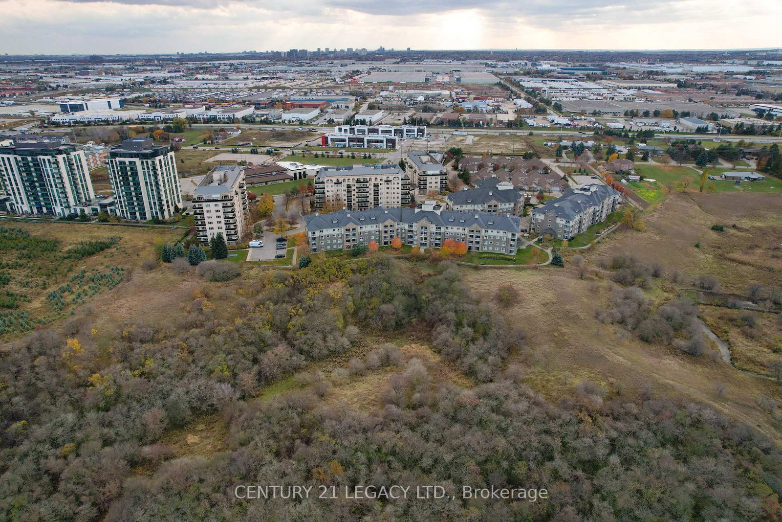 8 Dayspring Brampton,ON L6P 2Z7 — Photo 41