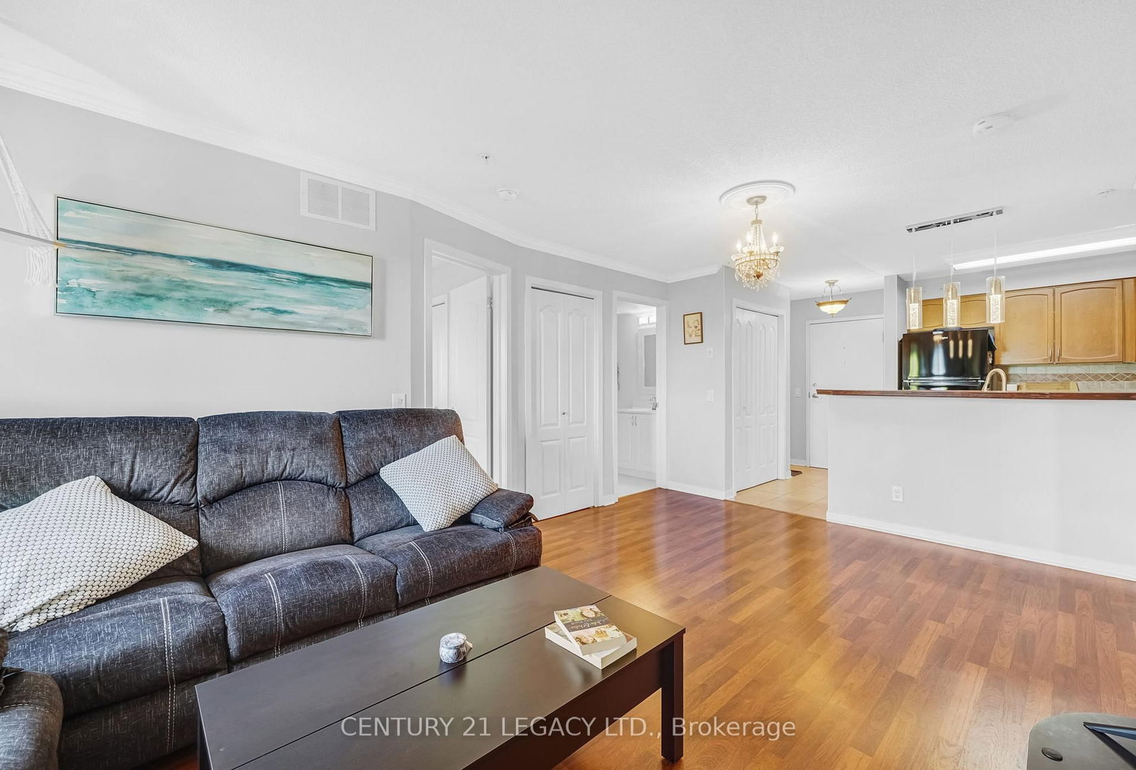 8 Dayspring Brampton,ON L6P 2Z7 — Photo 9