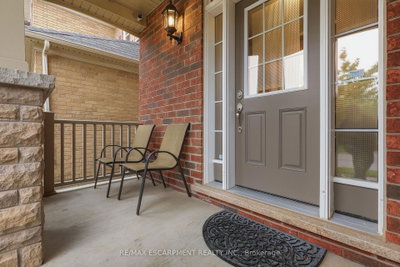 149 WILLET Terrace • Milton, ON photo 6