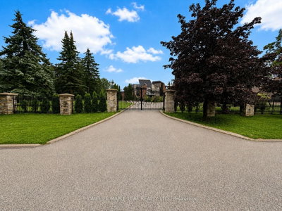 Detached House for sale at 10 Edgeforest Drive, Brampton, Ontario, L6P 0E1 - Toronto Gore Rural Estate - MLS: W13734332