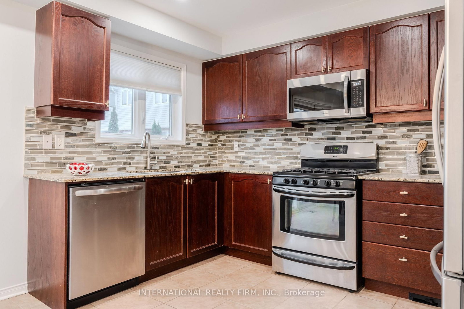 4881 CAPRI Crescent • Burlington, ON photo 12